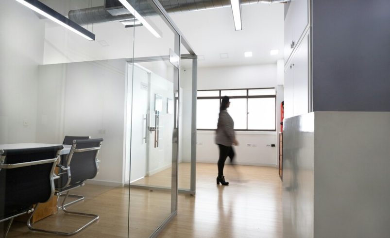 que los funcionarios trabajan menos

 – Tinta clara