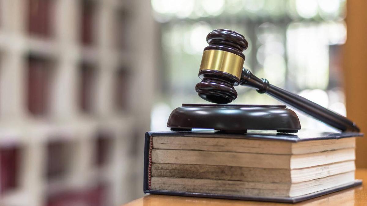 Exfuncionario judicial en Bolívar es destituido e inhabilitado por crear nómina falsa y desviar más de $500 millones

 – Tinta clara