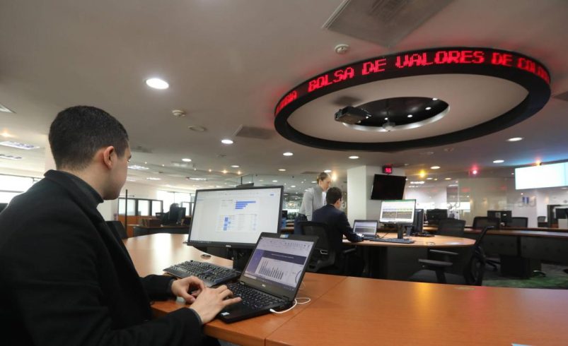 ¿Qué hay detrás del inversionista extranjero que compró directamente TES por 23 mil millones de pesos?

 – Tinta clara