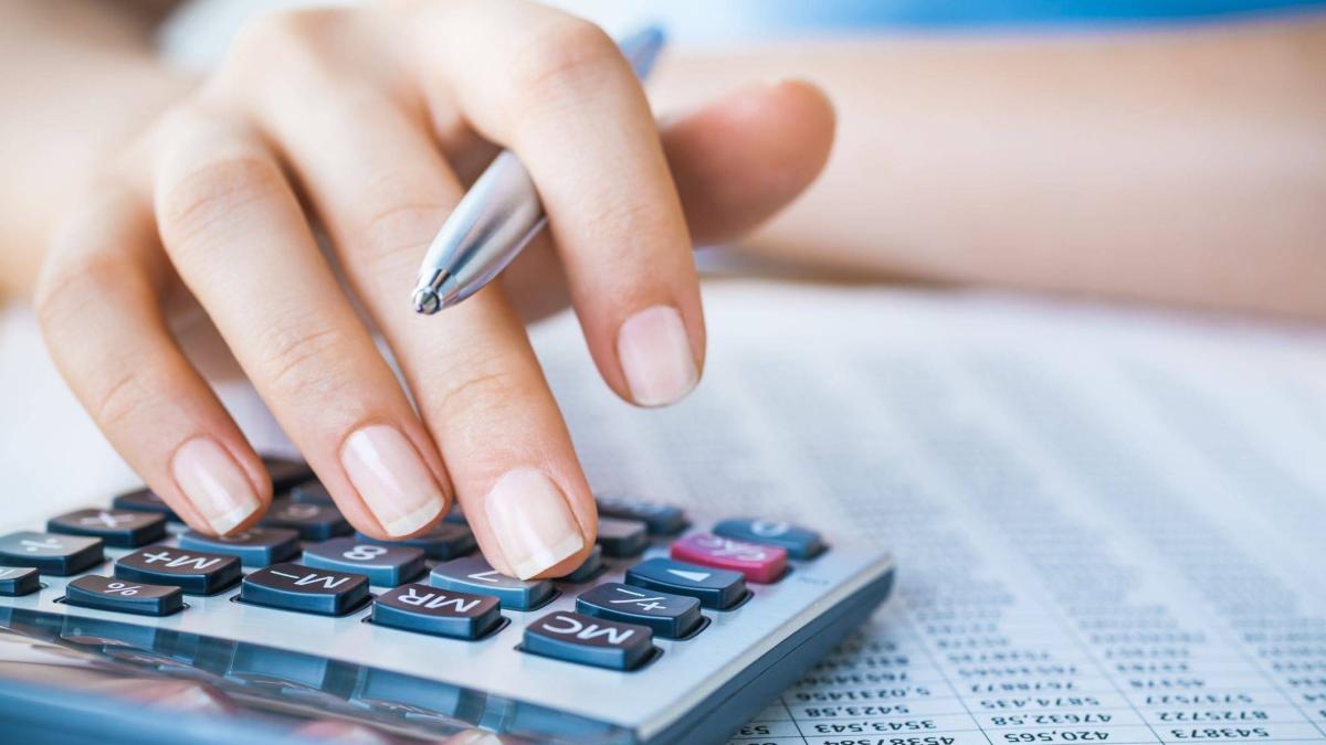 Con su decreto de estado de emergencia, el gobierno impondrá un recargo del 10% al sector financiero

 – Tinta clara