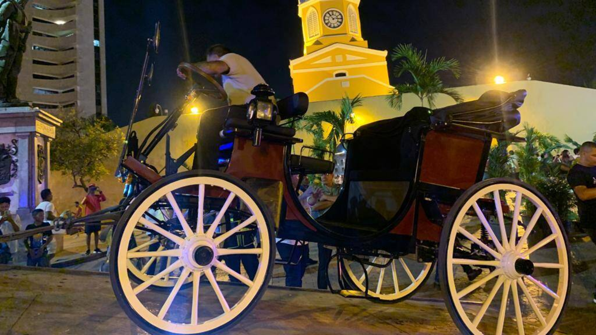 Distrito y cocheros sellan acuerdo para una transición pacífica

 – Tinta clara