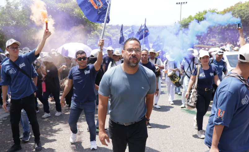 En el Consejo Superior Extraordinario buscan una salida este lunes

 – Tinta clara