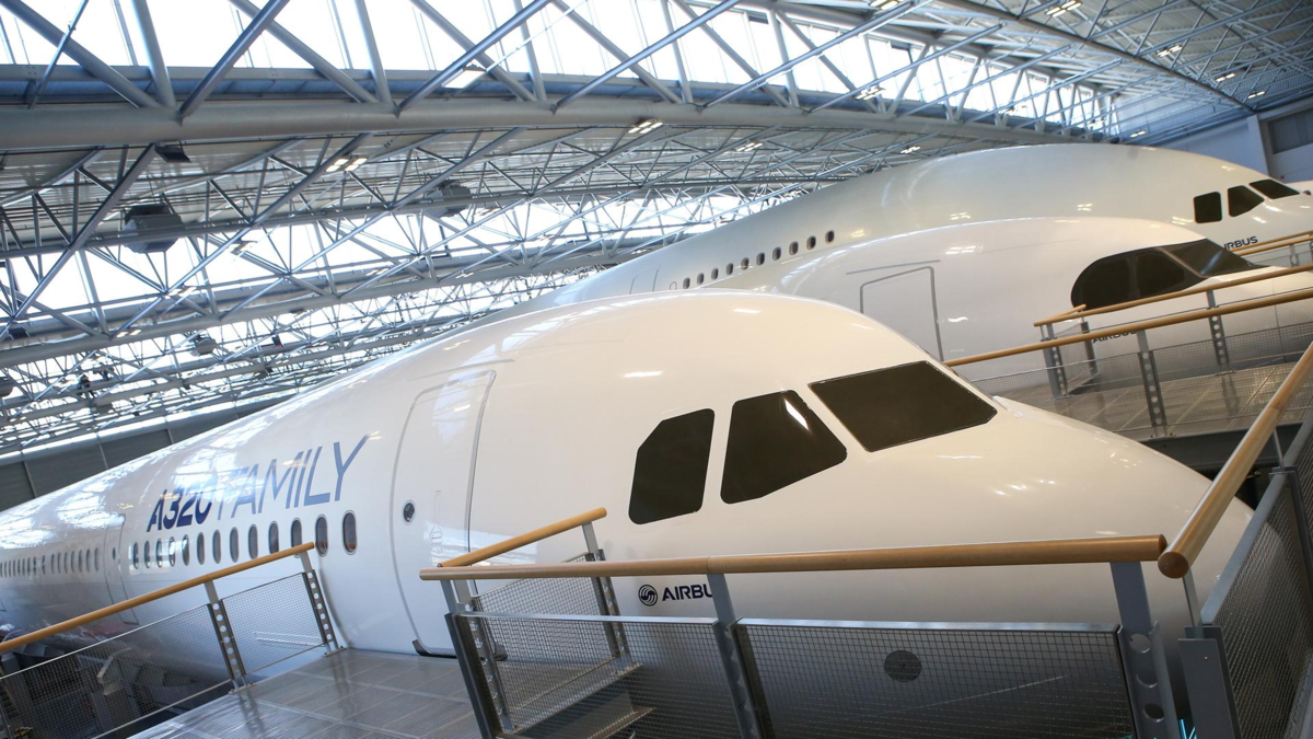 Airbus asegura que el fallo informático está casi solucionado y que sólo quedan ‘menos de 100’ A320 en tierra

 – Tinta clara