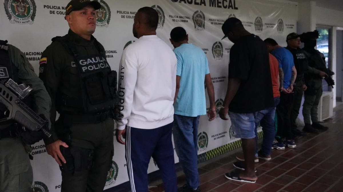 uno ofrecía falsos servicios de transporte para secuestros extorsivo y el otro presionaba para viajar

 – Tinta clara