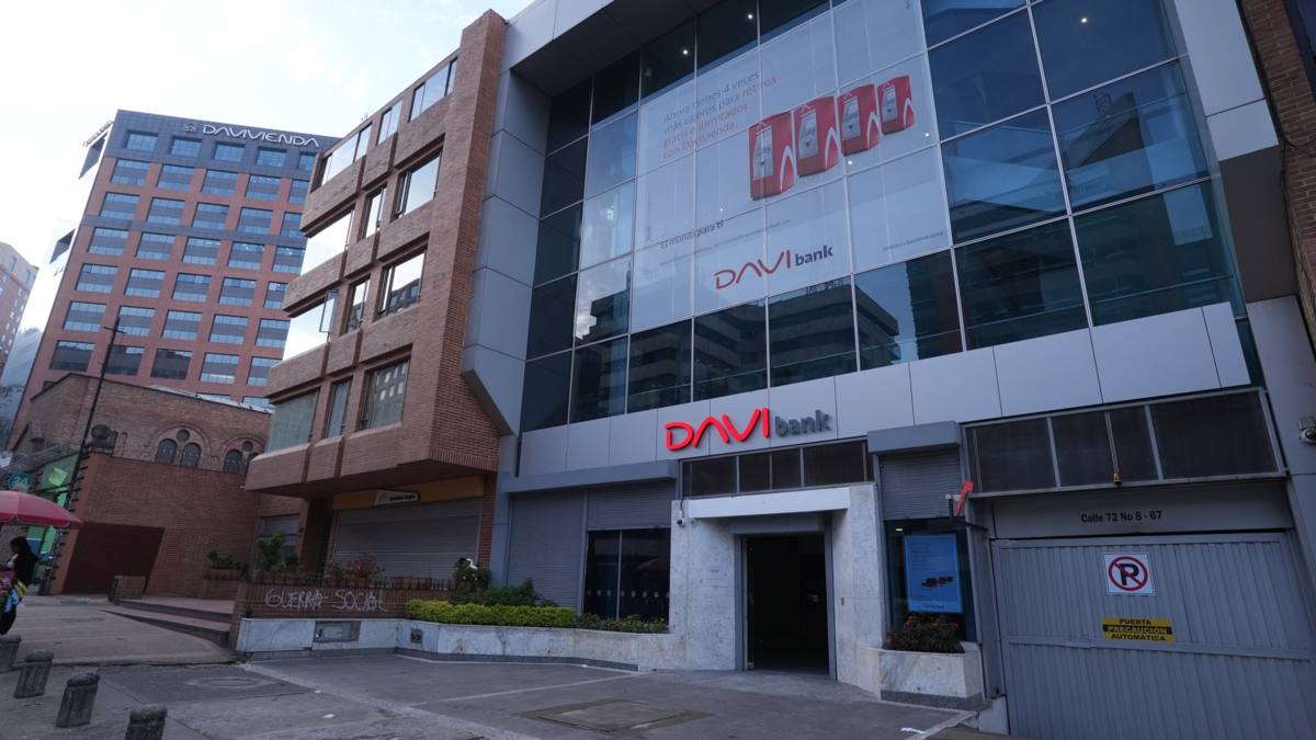 Entrevista a Javier Suárez Esparragoza

 – Tinta clara