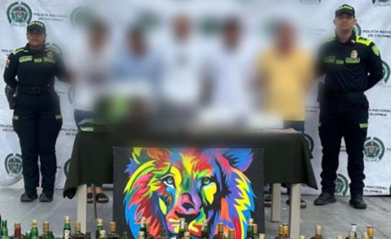 Seis integrantes de ‘Los Costeños V’ caen con 116 botellas de licor adulterado

 – Tinta clara