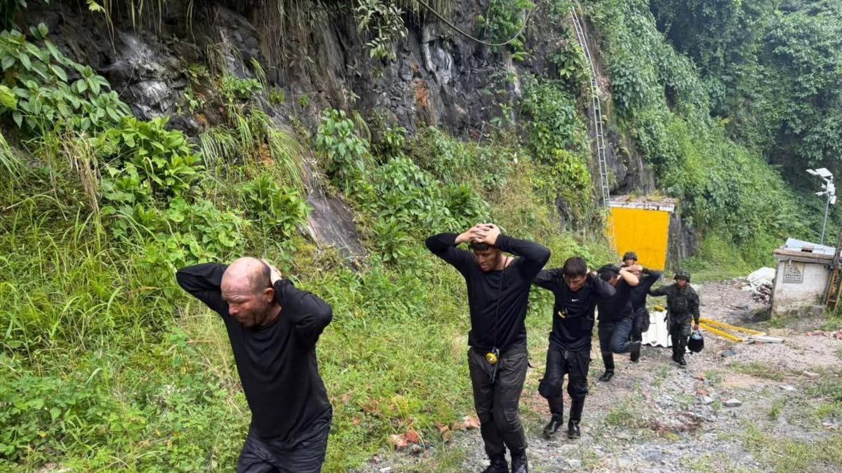 Comando armado asalta mina de esmeraldas en el ‘Cinturón Verde’ Boyacá

 – Tinta clara