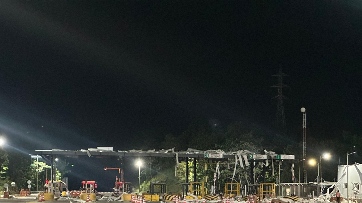 Ataque con explosivos del ELN en el peaje La Lizama, en la vía Bucaramanga-Barrancabermeja, en Santander: reportan una mujer herida

 – Tinta clara