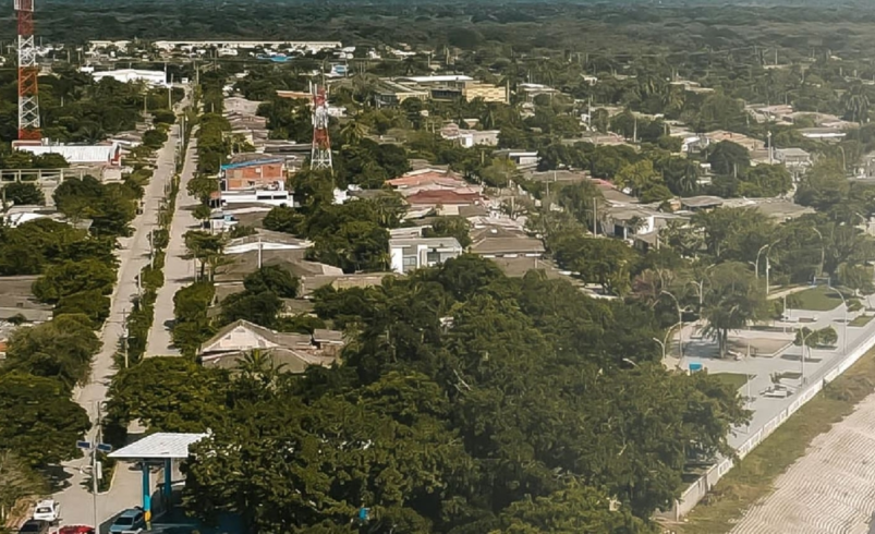 Al parecer irrumpieron en su casa para robarles.

 – Tinta clara