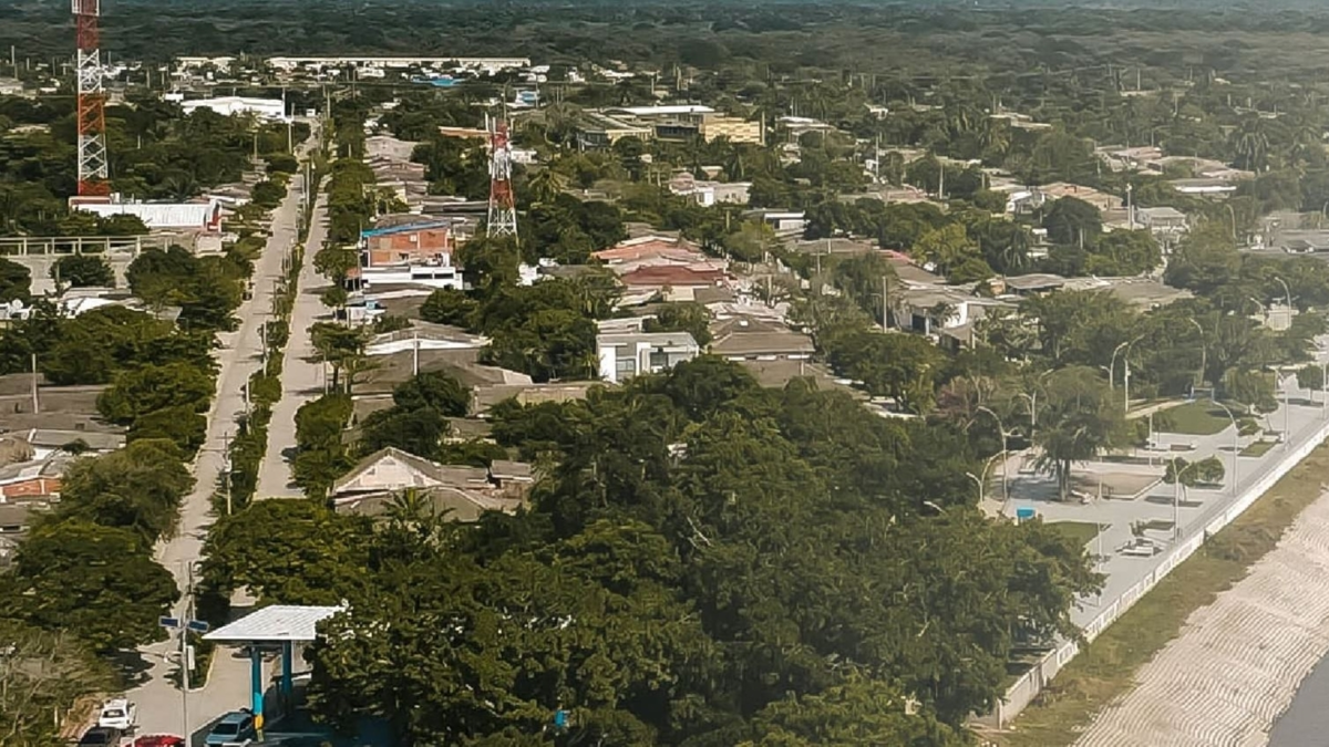 Al parecer irrumpieron en su casa para robarles.

 – Tinta clara