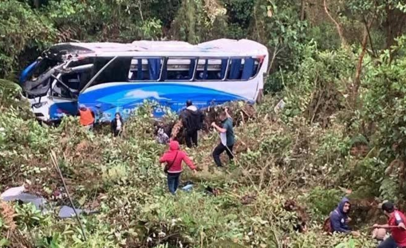 Reportan un muerto y varios heridos

 – Tinta clara