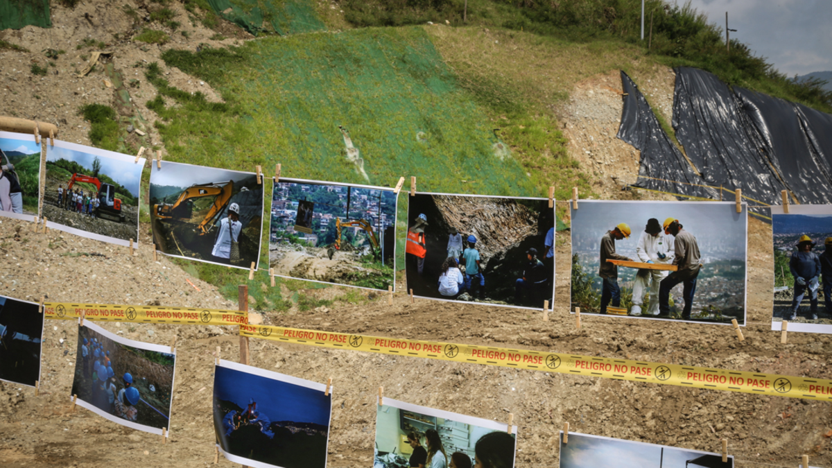 Un año de descubrimientos y lucha contra el olvido en la comuna 13 de Medellín.

 – Tinta clara