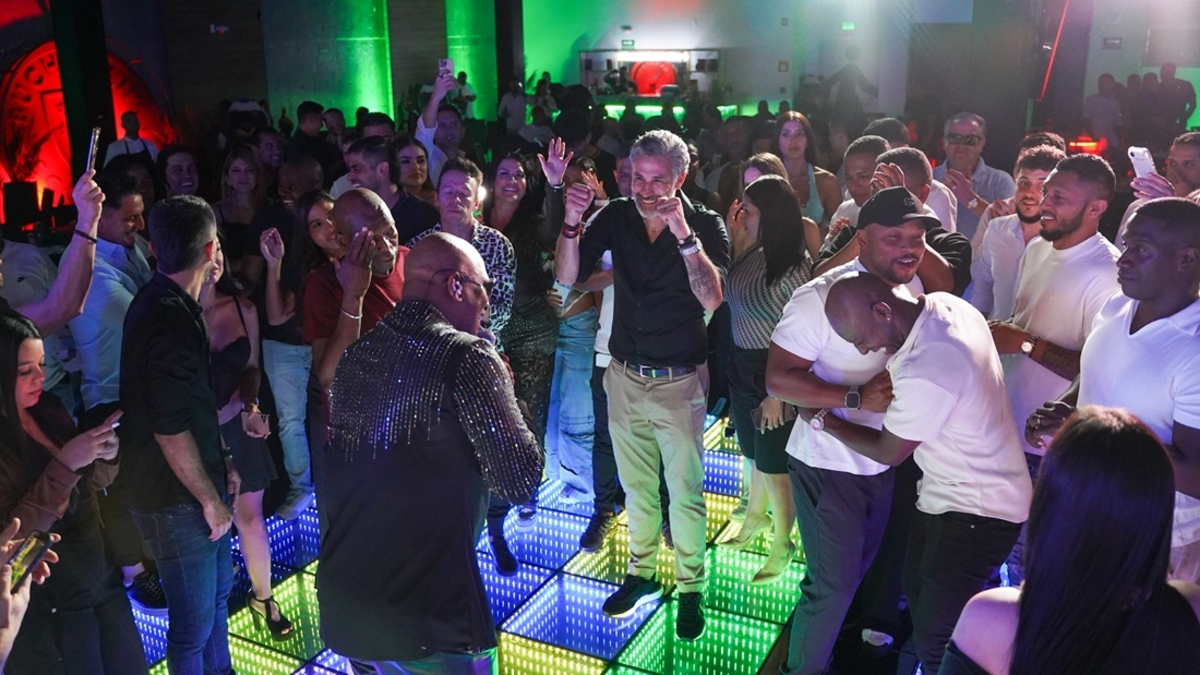 Así fue la tremenda fiesta que dieron los exmundialistas en un hotel del norte de Cali, para despedir a Mario Alberto Yepes

 – Tinta clara