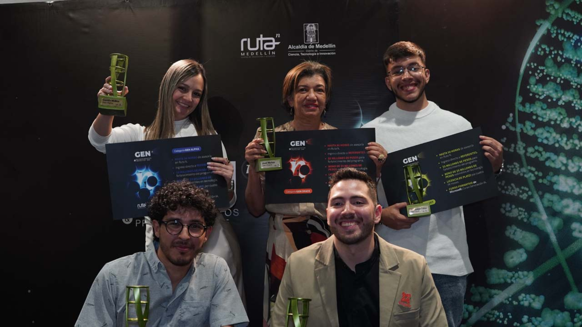 Con talleres, algoritmos y drones que miden el aire, los jóvenes de la Generación N no solo imaginan la Medellín del futuro: ya la están construyendo

 – Tinta clara