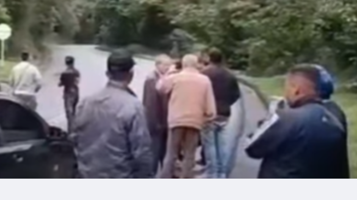 Los viajeros quedaron en medio de una pelea entre disidentes de las Farc y el Ejército, en la carretera Panamericana: ‘¡Allá se están peleando!’

 – Tinta clara