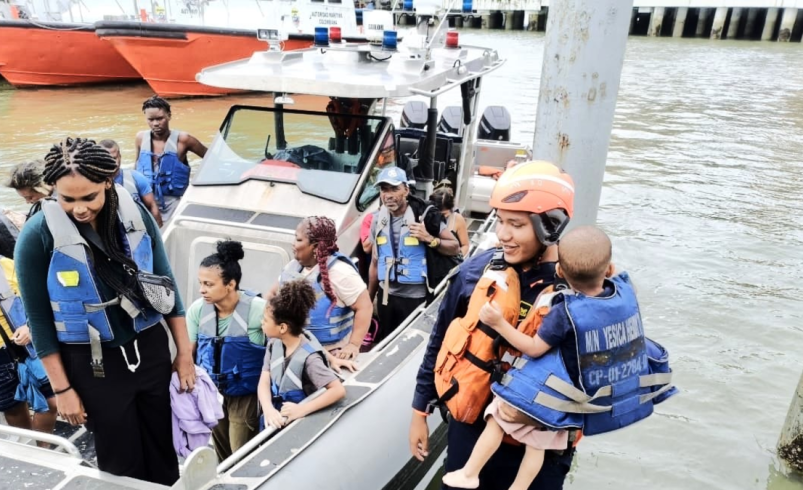 hombres, mujeres y tres niños temían por sus vidas tras 9 horas a la deriva; Este fue su rescate

 – Tinta clara