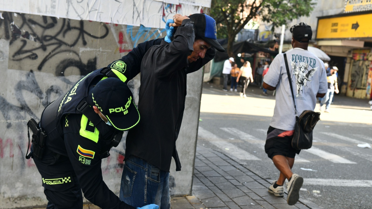 Más de 1.600 llamadas de emergencia y tres hechos de violencia marcaron la jornada

 – Tinta clara