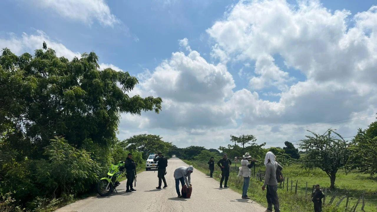 Fue así como los grupos de autodefensa crecieron y se fortalecieron en la vida cotidiana.

 – Tinta clara