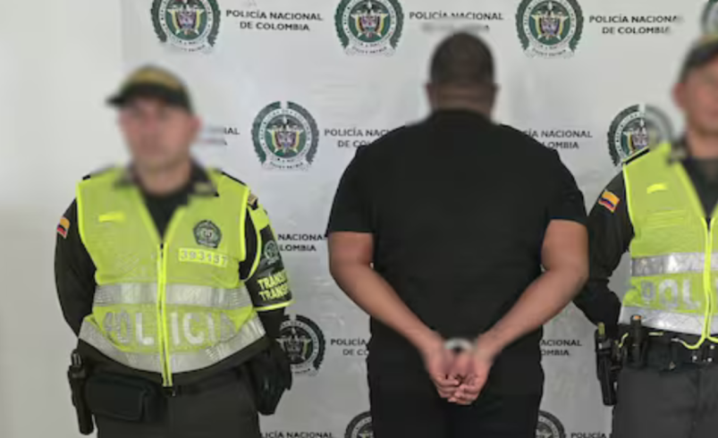 El dinero fue confiscado por las autoridades.

 – Tinta clara