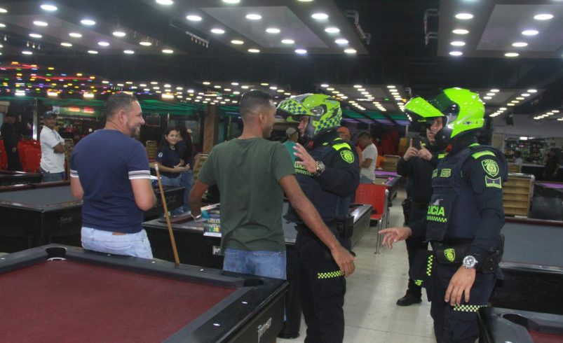 Barranquilla refuerza su seguridad para un fin de año tranquilo con más de 2.000 uniformados en las calles

 – Tinta clara