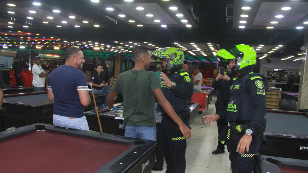 Barranquilla refuerza su seguridad para un fin de año tranquilo con más de 2.000 uniformados en las calles

 – Tinta clara