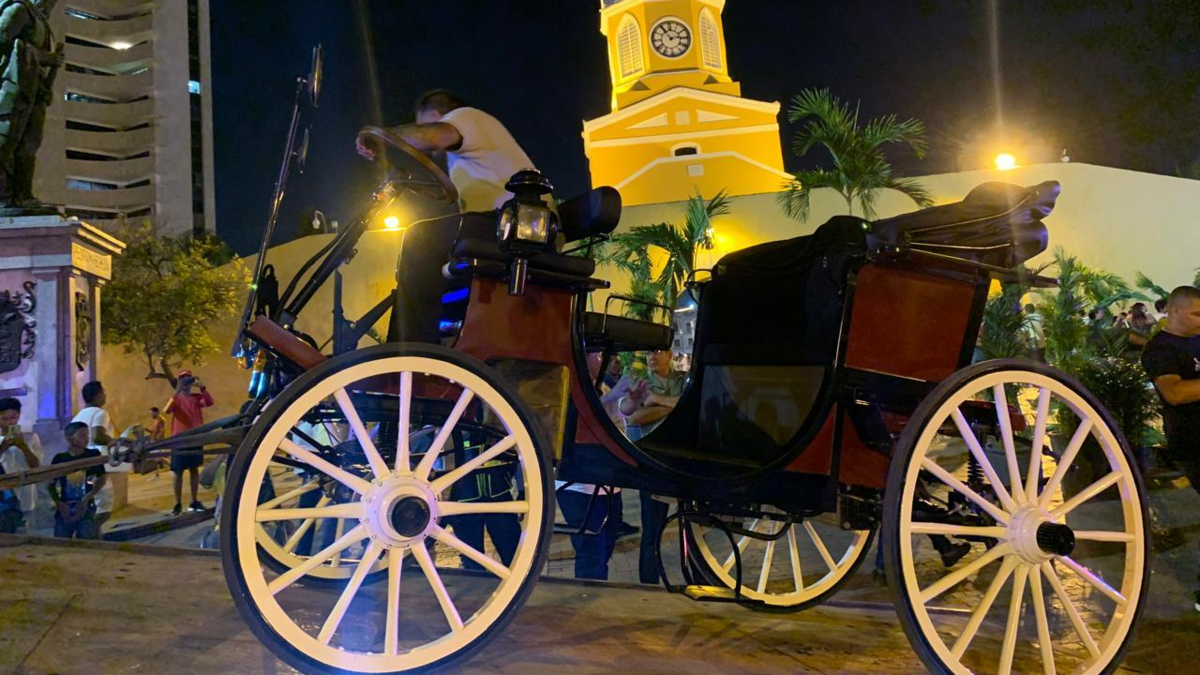 Cartagena prepara el debut de coches eléctricos para turistas, en medio de tensiones con los cocheros y una transición marcada por la polémica

 – Tinta clara