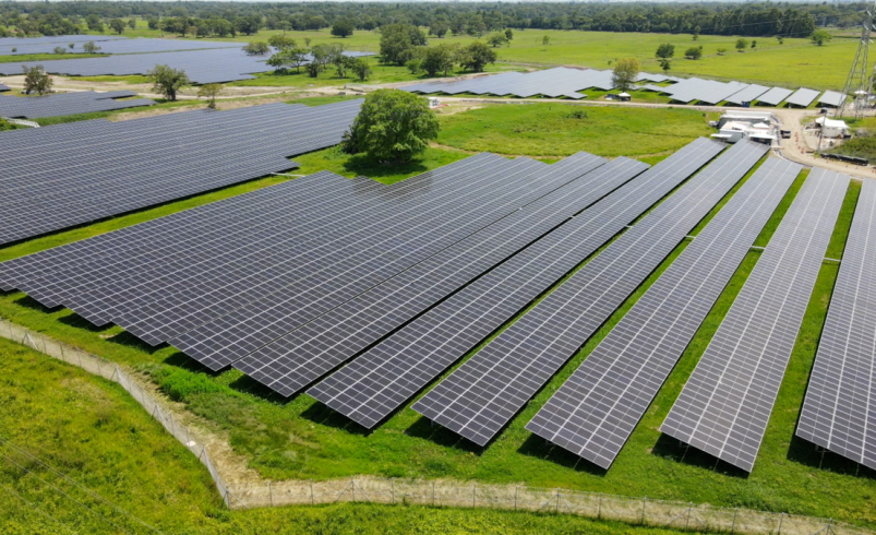 Ecopetrol inauguró un parque solar para abastecer de energía a la refinería de Barrancabermeja y campos petroleros en Antioquia

 – Tinta clara