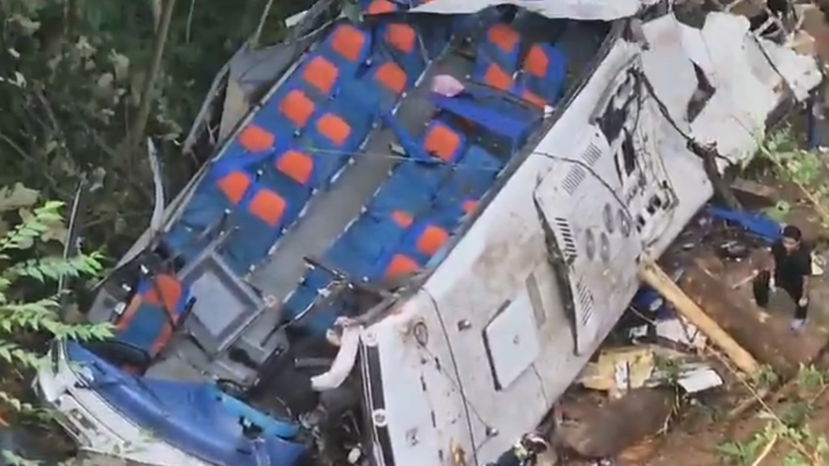 Joven herido en fatal accidente de autobús escolar en Remedios, Antioquia, narra los momentos de angustia: ‘Traté de llamar a los servicios de emergencia’

 – Tinta clara