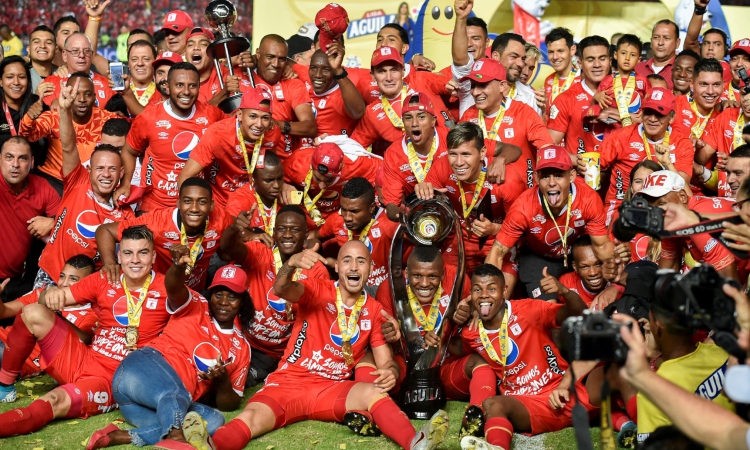 Un campeón regresa a América para seguir haciendo historia

 – Tinta clara