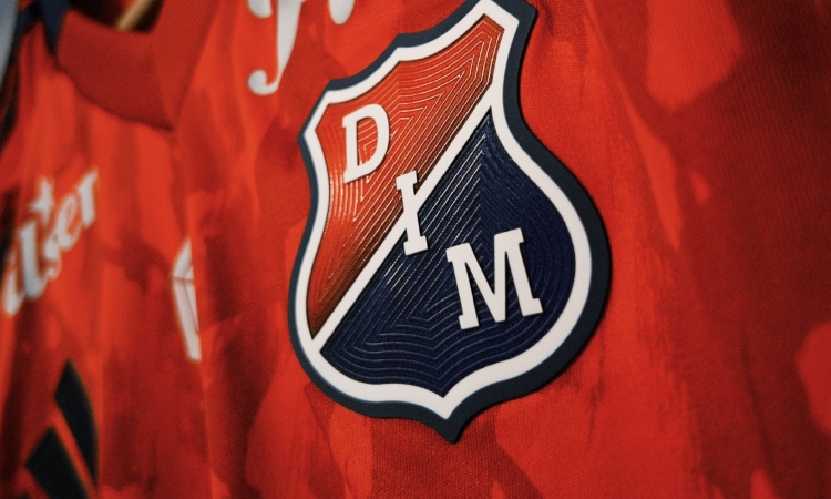 Medellín se queda con un central de la selección que tiene jerarquía

 – Tinta clara