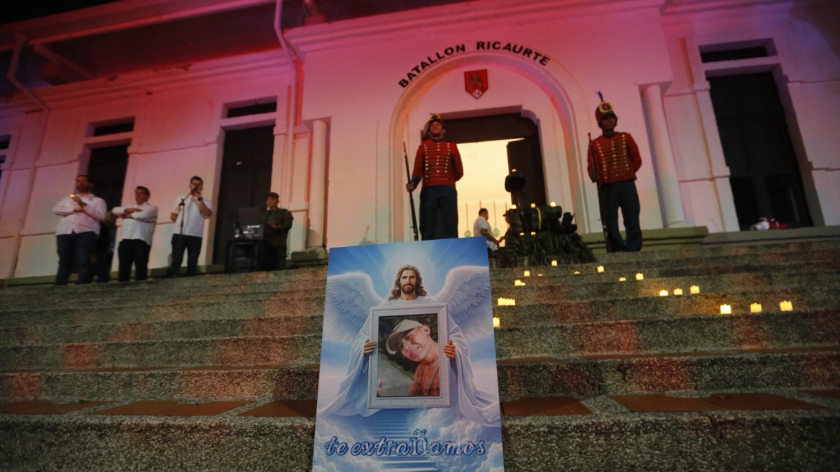 Padres de uno de los militares asesinados tras ataque del ELN en Aguachica hablan de lo sucedido: ‘Se le rompieron los sueños’

 – Tinta clara