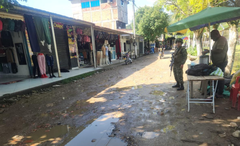 Son más de 500 desplazados por la guerra entre el ELN y disidencias en el Catatumbo, una mujer fue víctima de una mina antipersonal

 – Tinta clara
