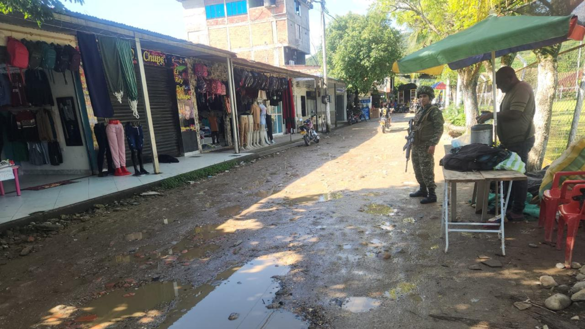 Son más de 500 desplazados por la guerra entre el ELN y disidencias en el Catatumbo, una mujer fue víctima de una mina antipersonal

 – Tinta clara