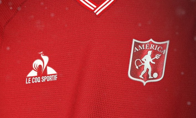 Viene de Brasil y es un peso pesado.

 – Tinta clara