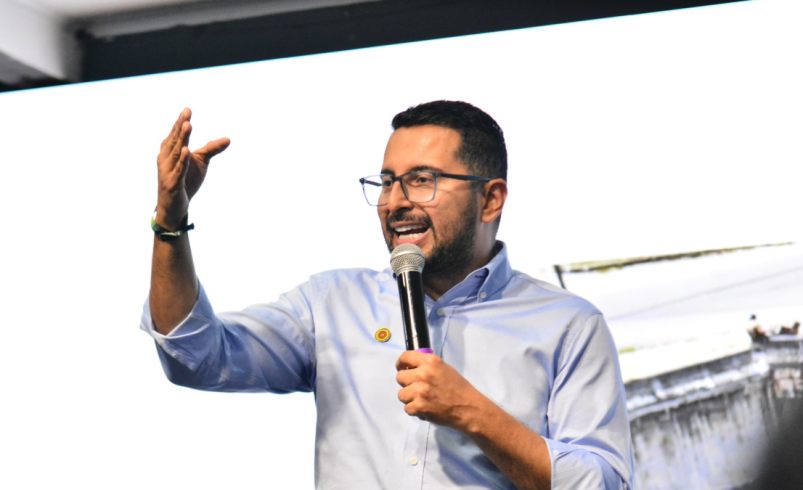 gobernará como alcalde por dos años más

 – Tinta clara