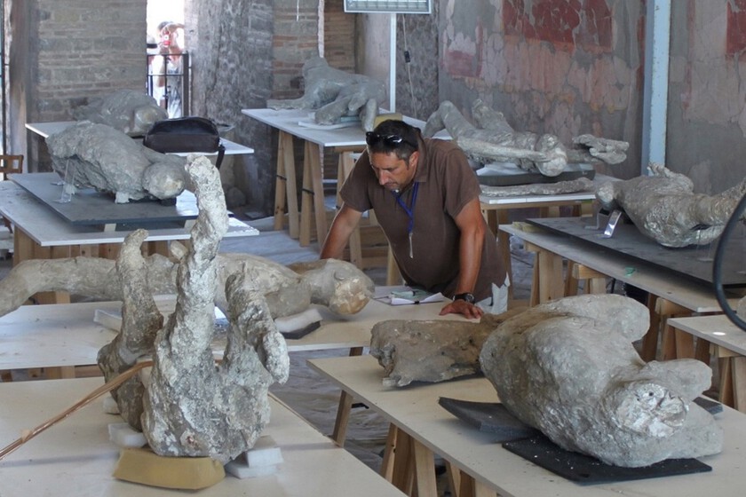 Cada vez hay más gente convencida de que estamos equivocados respecto a Pompeya. Y tienen argumentos cada vez más convincentes.

 – Tinta clara