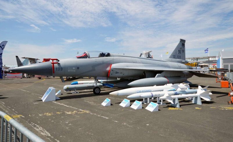 un JF-17 que amenaza al F-35 estadounidense

 – Tinta clara