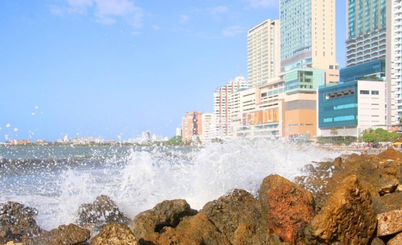 Frentes fríos norteamericanos amenazan con ‘oleaje’ y olas de 4 metros

 – Tinta clara