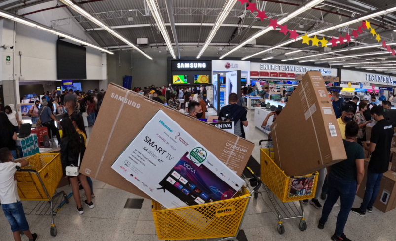 Toda la sociedad de consumo / Análisis de Ricardo Ávila

 – Tinta clara