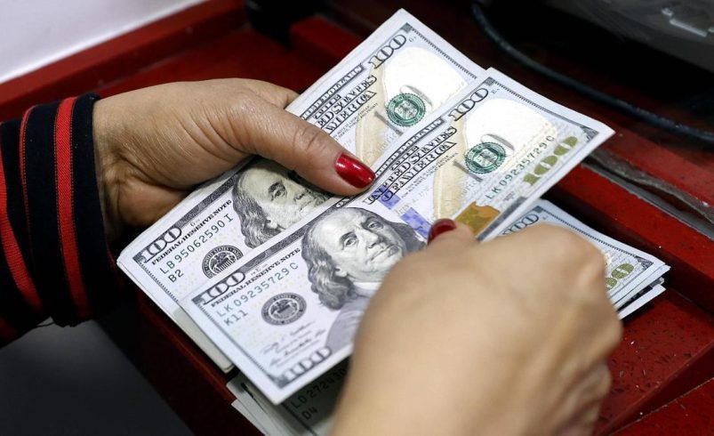 El dólar sorprendió en 2025 al no acercarse a los 4.000 dólares y dejar un 2026 lleno de señales de alerta y volatilidad

 – Tinta clara
