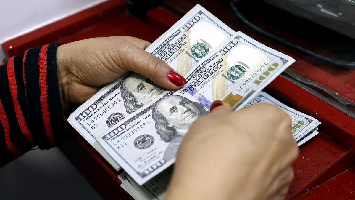 El dólar sorprendió en 2025 al no acercarse a los 4.000 dólares y dejar un 2026 lleno de señales de alerta y volatilidad

 – Tinta clara