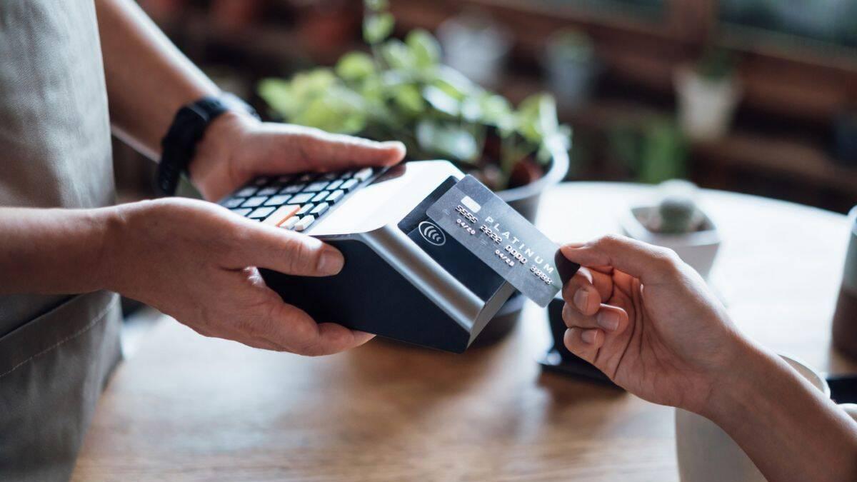 El Gobierno abandona la tributación de Bre-B y otras plataformas de pago y elimina las retenciones en origen para las transacciones con tarjeta

 – Tinta clara