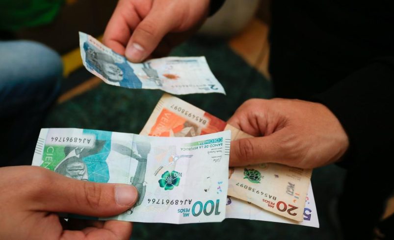 El 39% de los adultos alcanza el nivel mínimo deseable de conocimientos sobre gestión del dinero.

 – Tinta clara