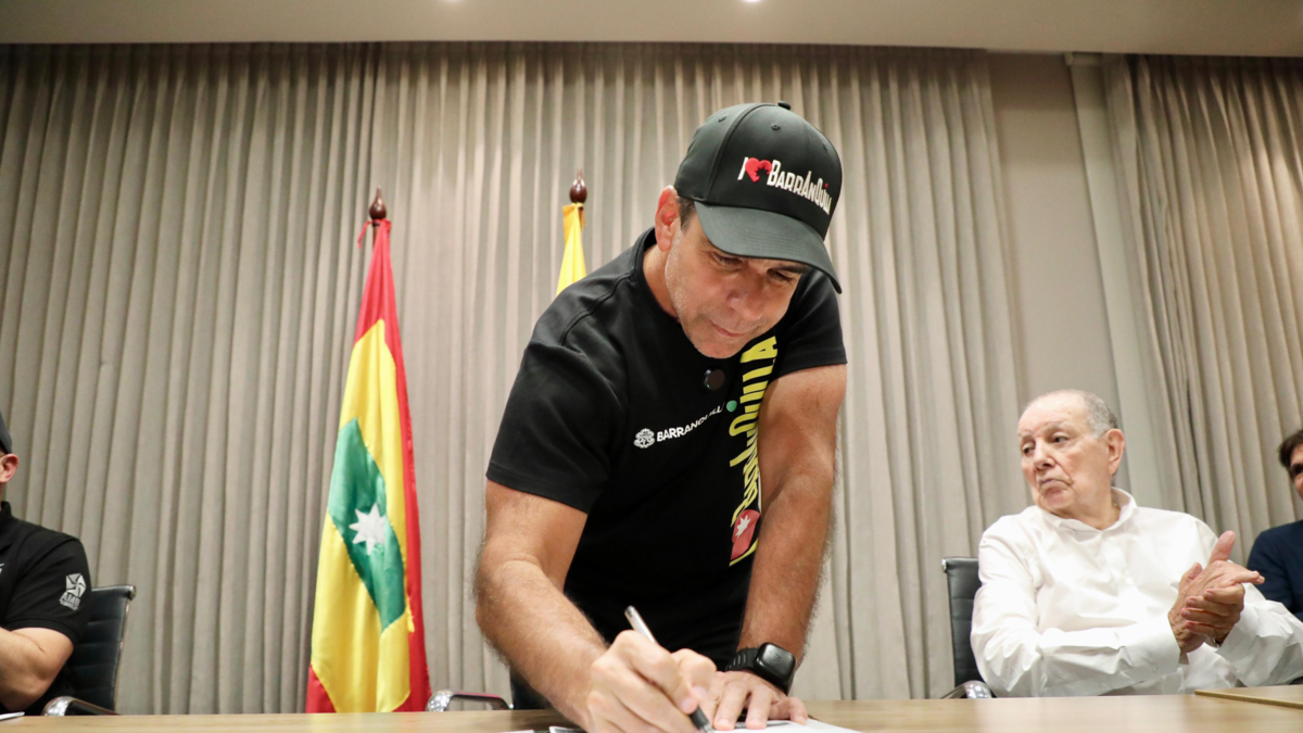 ‘Un avance para la justicia y la democracia en la región’: esto dijo el intendente Char sobre la captura de Nicolás Maduro

 – Tinta clara