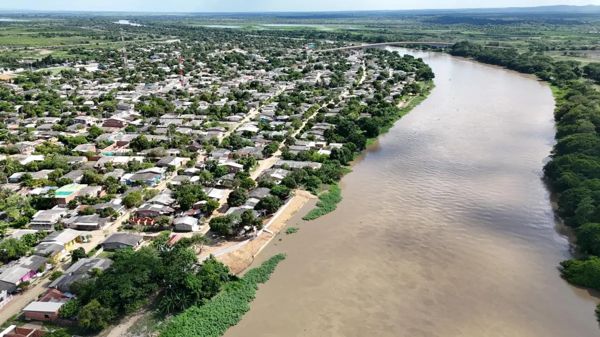 ‘Es vital garantizar la protección contra inundaciones en los pueblos ribereños del Canal del Dique’, afirma el Gobernador de Bolívar, Yamil Arana.

 – Tinta clara