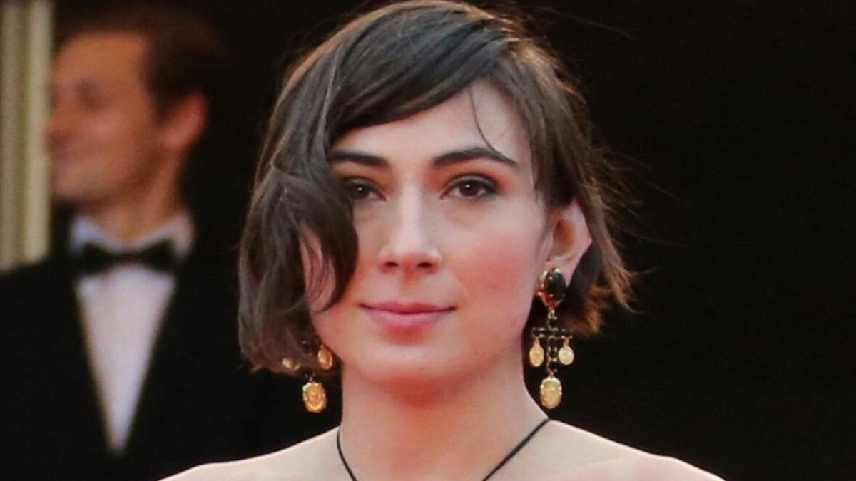 Testigo afirma que la hija de Tommy Lee Jones consumió drogas antes de morir

 – Tinta clara