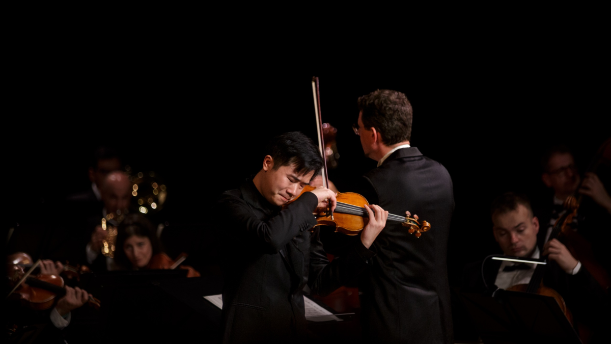 crónica del concierto inicial de una noche mágica que hipnotizó al Teatro Adolfo Mejía

 – Tinta clara