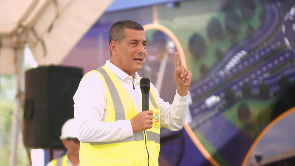 Dumek Turbay hace balance de su gestión y anuncia mayor inversión social en la ciudad

 – Tinta clara