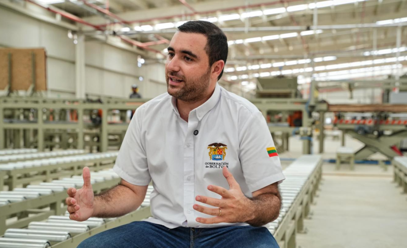 Gobernador Yamil Arana hace balance y proyecta 2026

 – Tinta clara