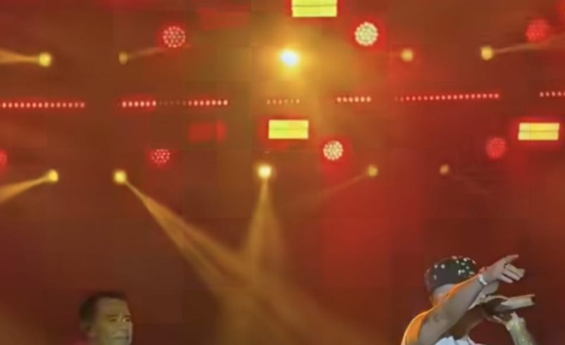 Jhonny Rivera le da inesperada sorpresa a su hijo Andy, en el Carnaval de Blancos y Negros en Pasto

 – Tinta clara